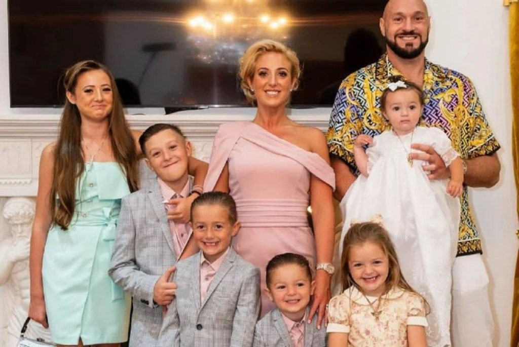 Tyson Fury with his Wife and Kids