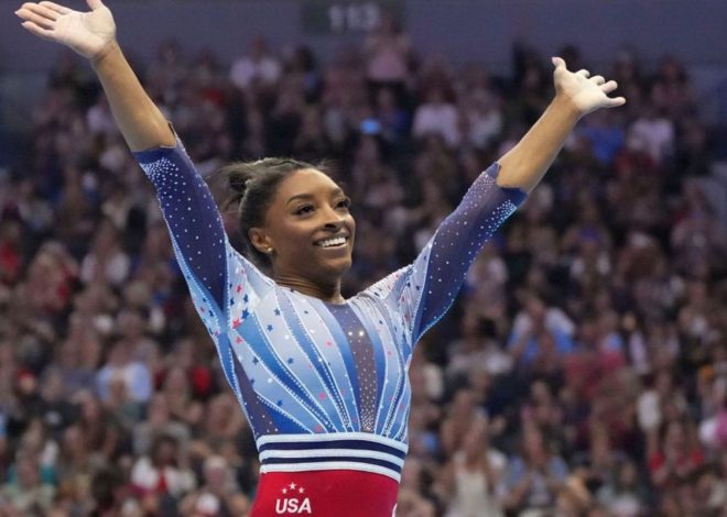 Simone Biles Leads Day 1 of U.S. Olympic Gymnastics Trials