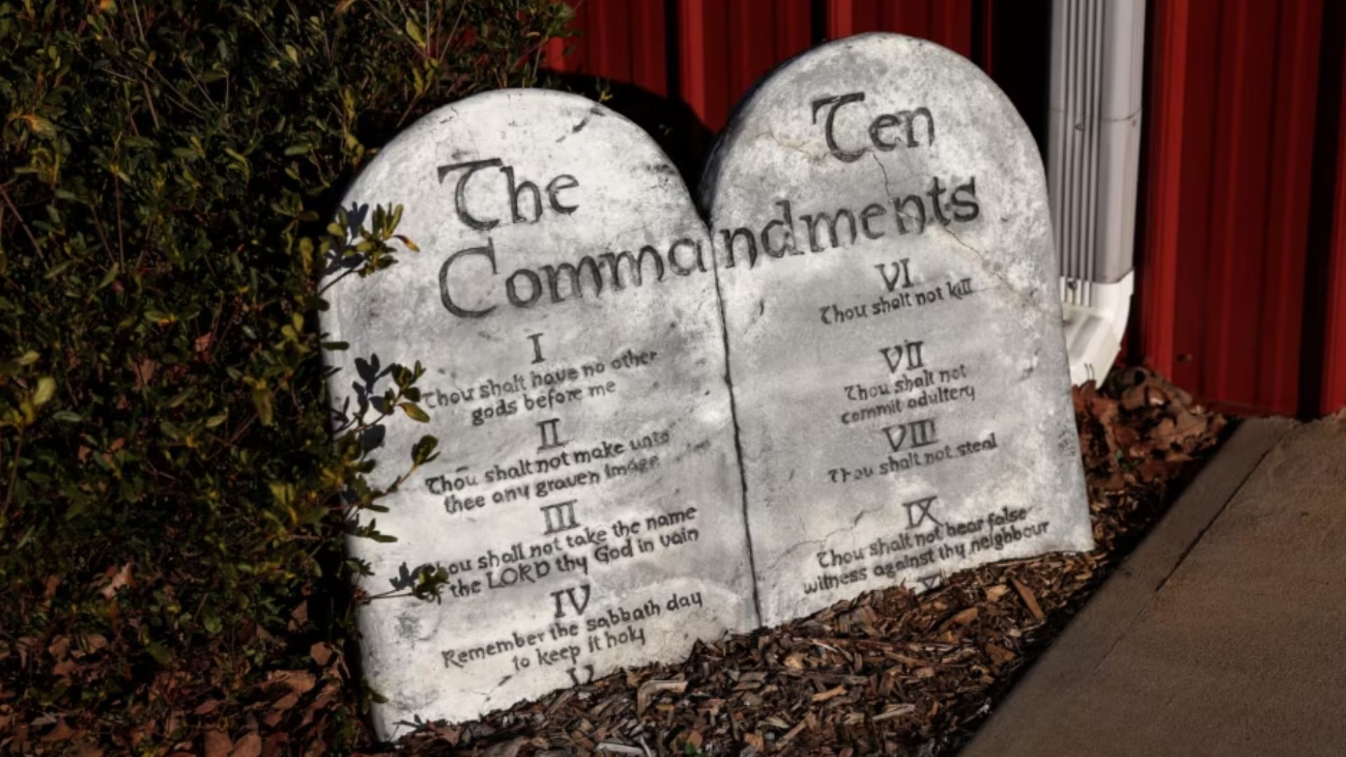 Trump Backs Louisiana Law Mandating Ten Commandments in Classrooms