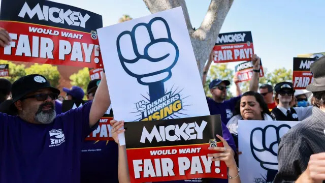 Disneyland workers votes to go on strike 