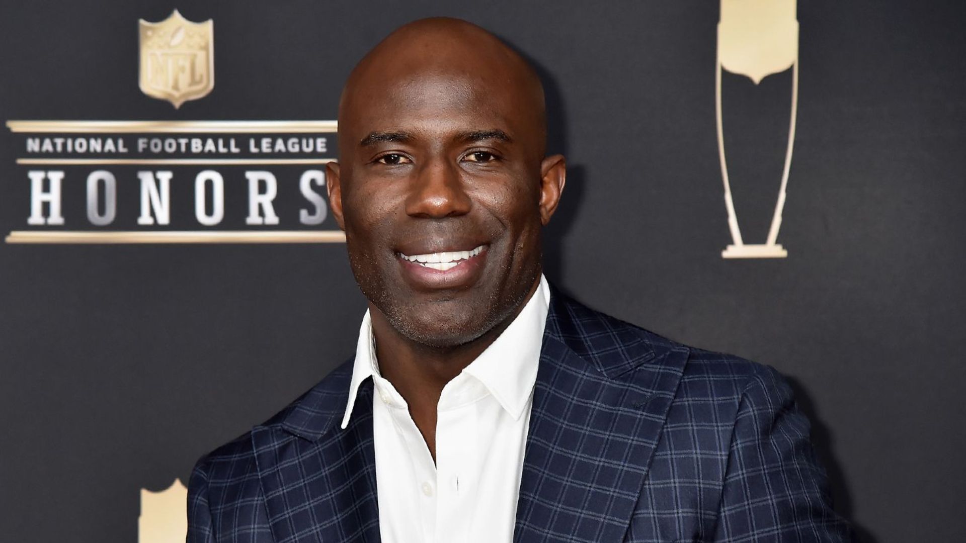 Terrell Davis Believes Race Played a Role in Handcuff Incident on United Flight