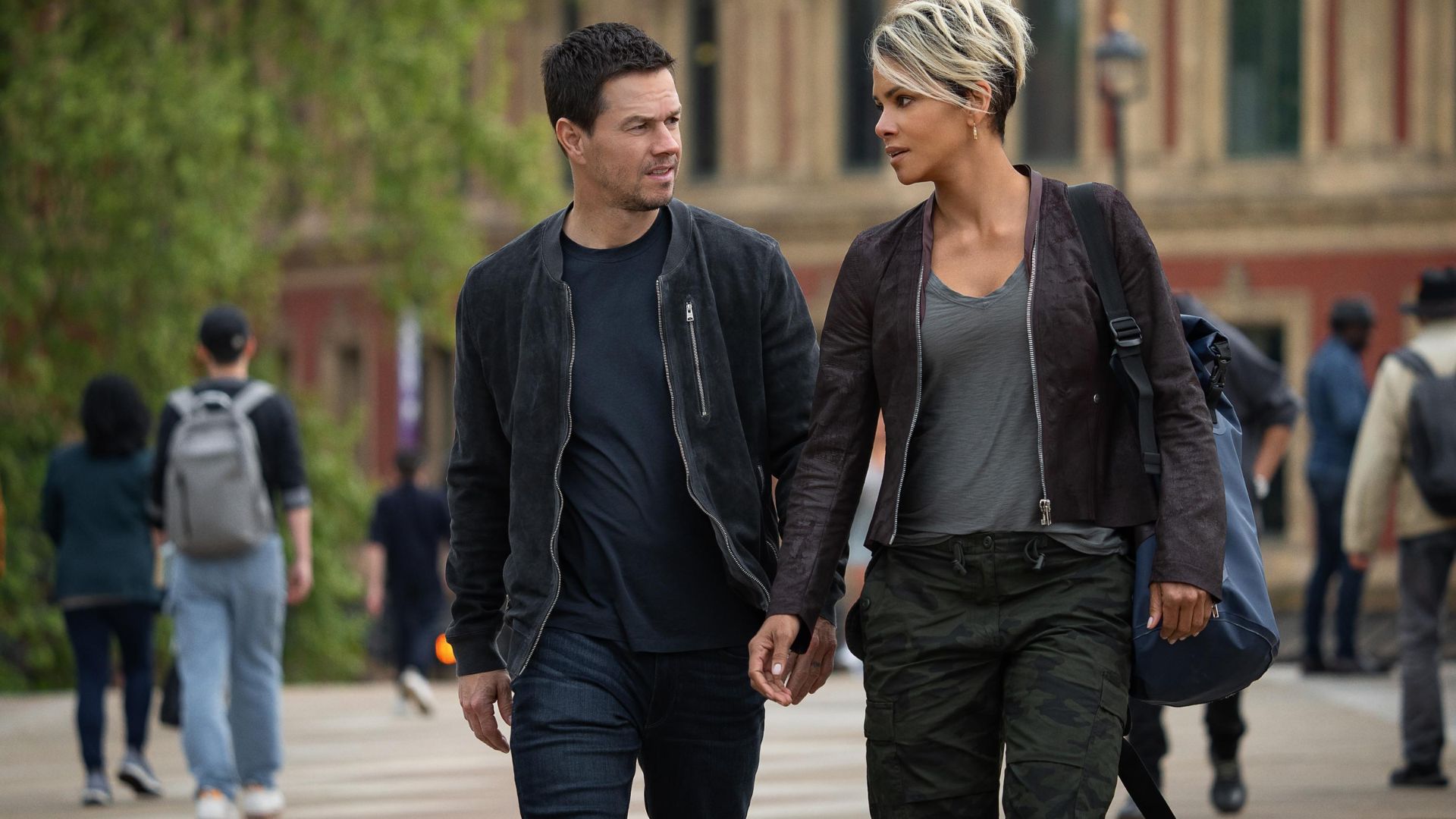 The action film “The Union”, featuring Mark Wahlberg and Halle Berry, has officially premiered on Netflix 